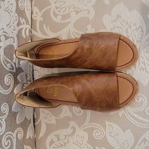 Beast Fashion Open Toe Flat Shoes